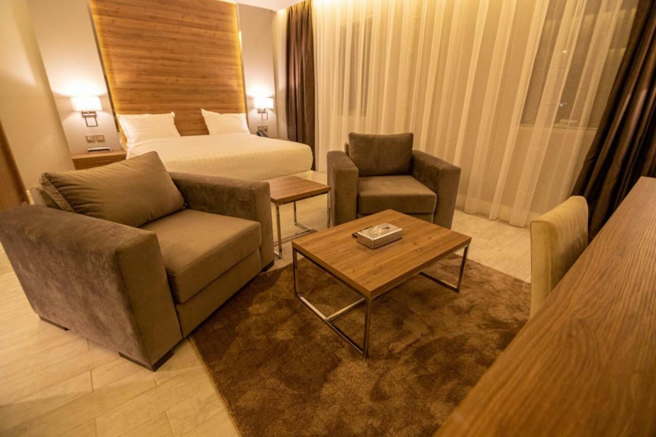 قولدن سكوير طريق الرياض Golden Square Riyadh Road Khamis Mushait