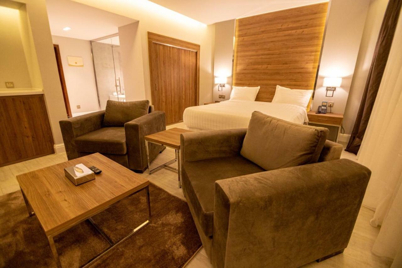 قولدن سكوير طريق الرياض Golden Square Riyadh Road Khamis Mushait